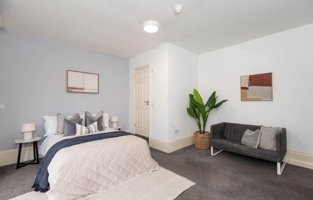 Main image of property: 91 Newbold Road, Newbold, S41