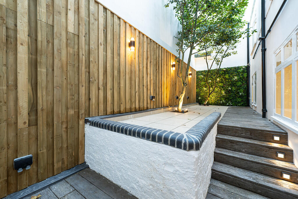 Main image of property: Lowndes Square,Knightsbridge