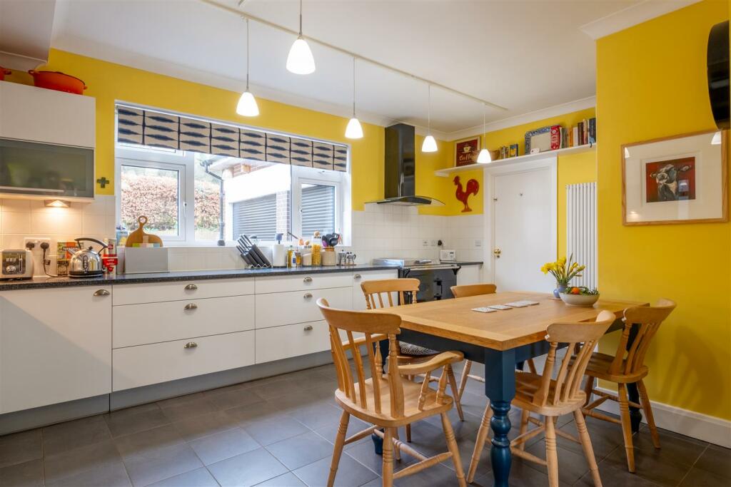 Additional property image - Beacon Hill, High Street, Low Pittington