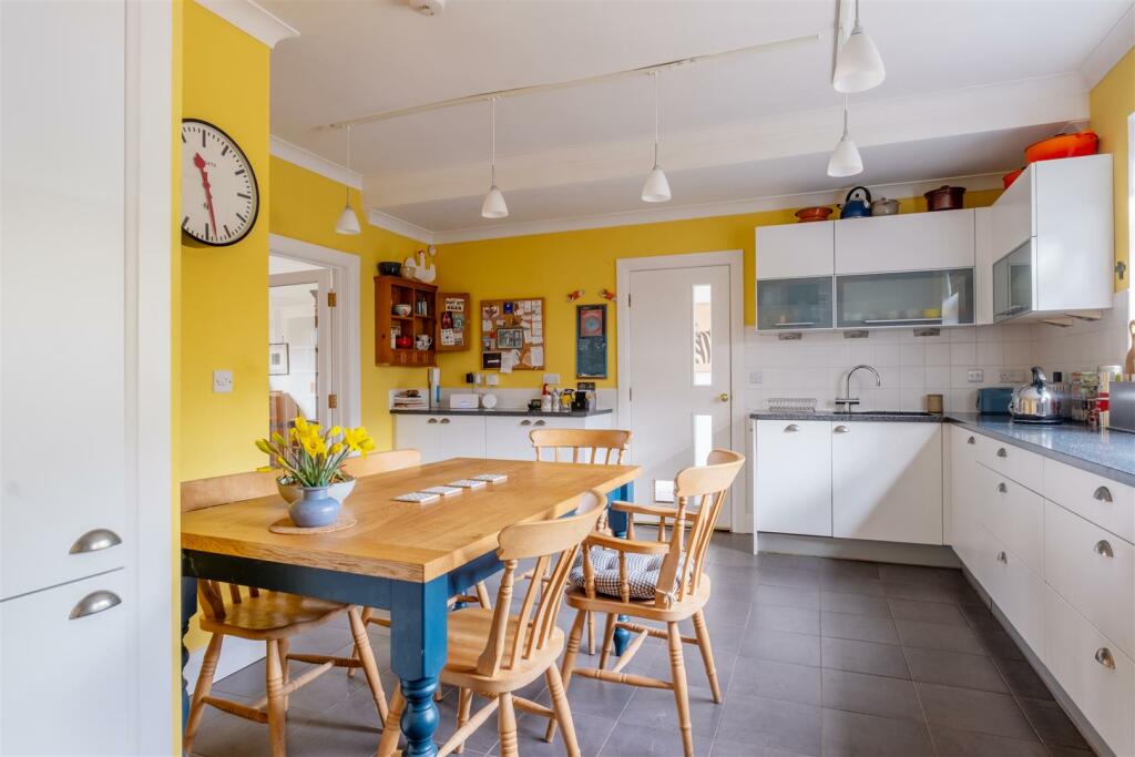 Additional property image - Beacon Hill, High Street, Low Pittington