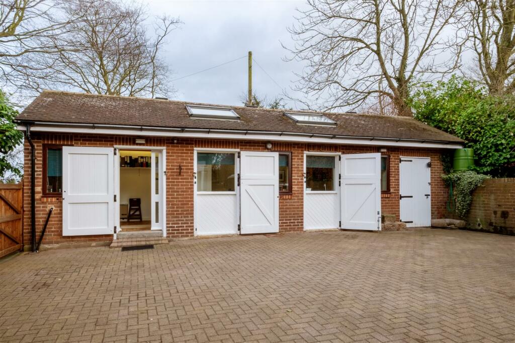 Additional property image - Beacon Hill, High Street, Low Pittington