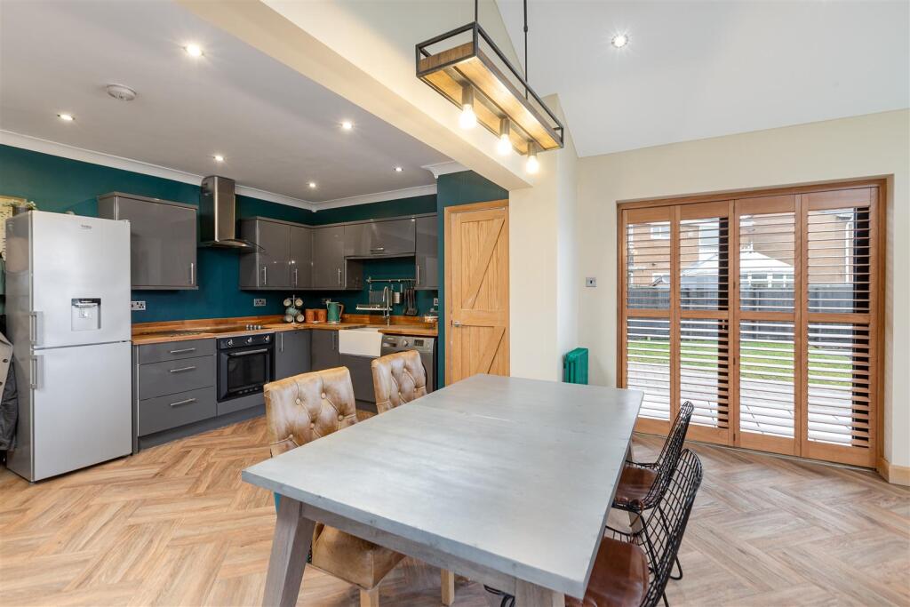 Additional property image - 11 Hallgarth Villas, Sherburn Village, Durham