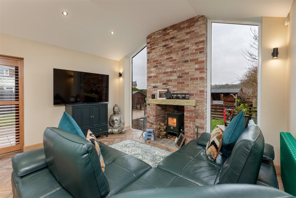 Additional property image - 11 Hallgarth Villas, Sherburn Village, Durham
