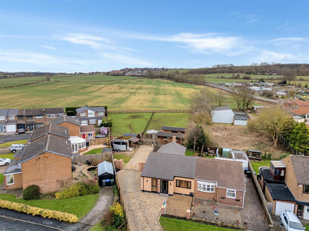 Additional property image - 11 Hallgarth Villas, Sherburn Village, Durham