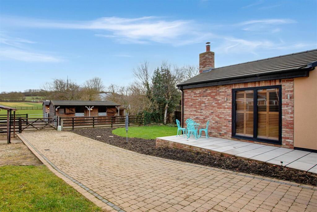 Additional property image - 11 Hallgarth Villas, Sherburn Village, Durham