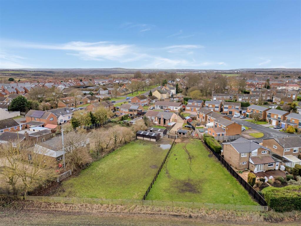 Additional property image - 11 Hallgarth Villas, Sherburn Village, Durham
