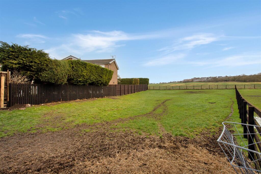 Additional property image - 11 Hallgarth Villas, Sherburn Village, Durham