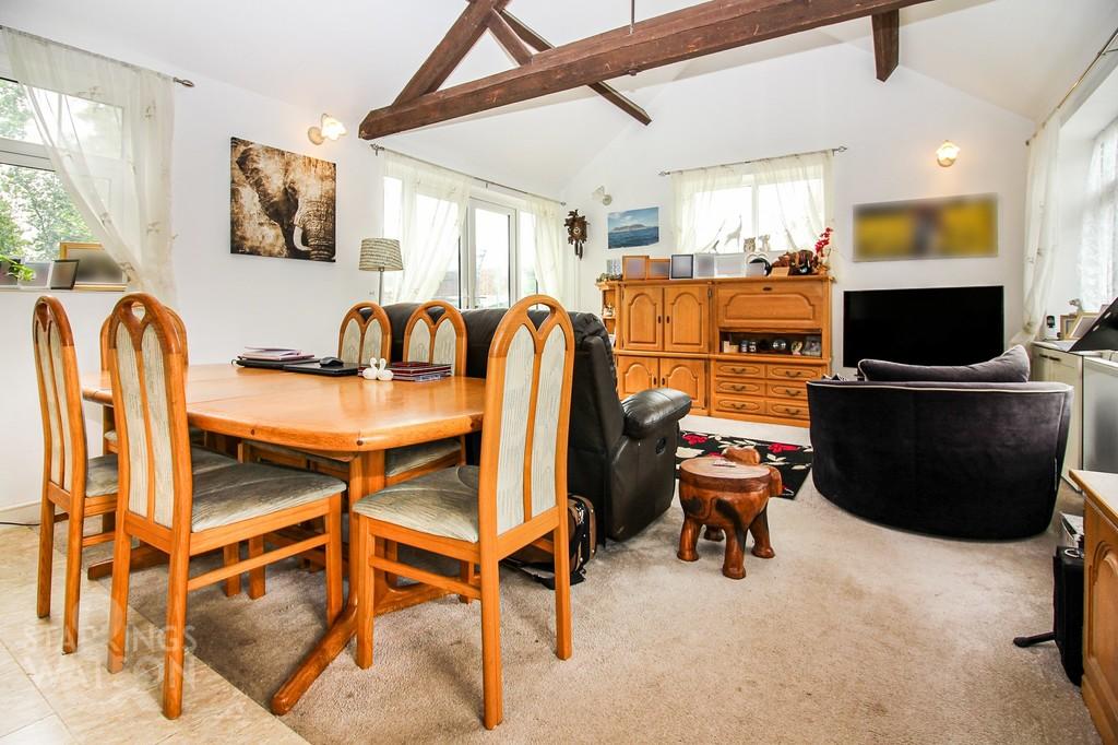 2 bedroom detached bungalow for sale in Grange Road, Cantley, Norwich, NR13