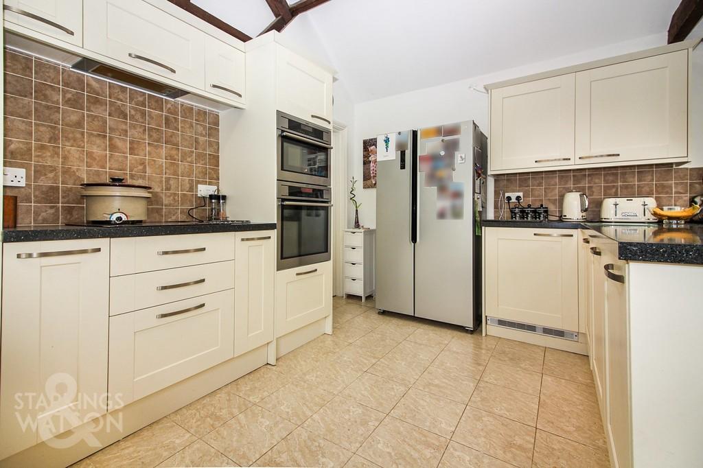 2 bedroom detached bungalow for sale in Grange Road, Cantley, Norwich, NR13