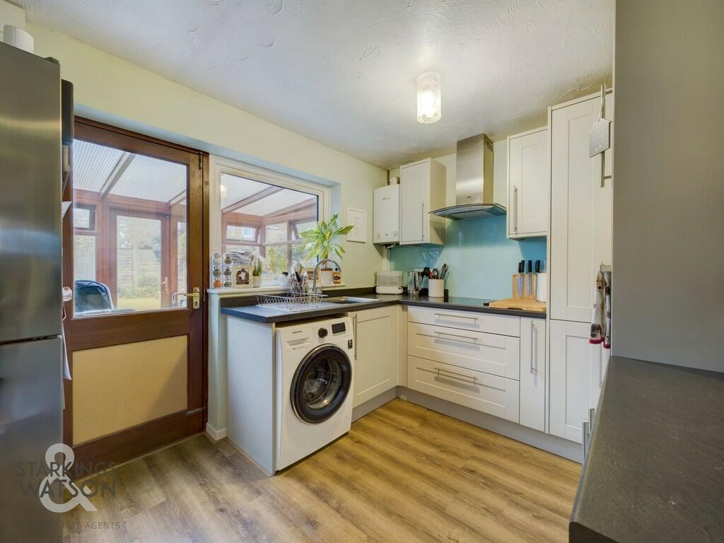 2 bedroom end of terrace house for sale in Chamberlin Court, Blofield