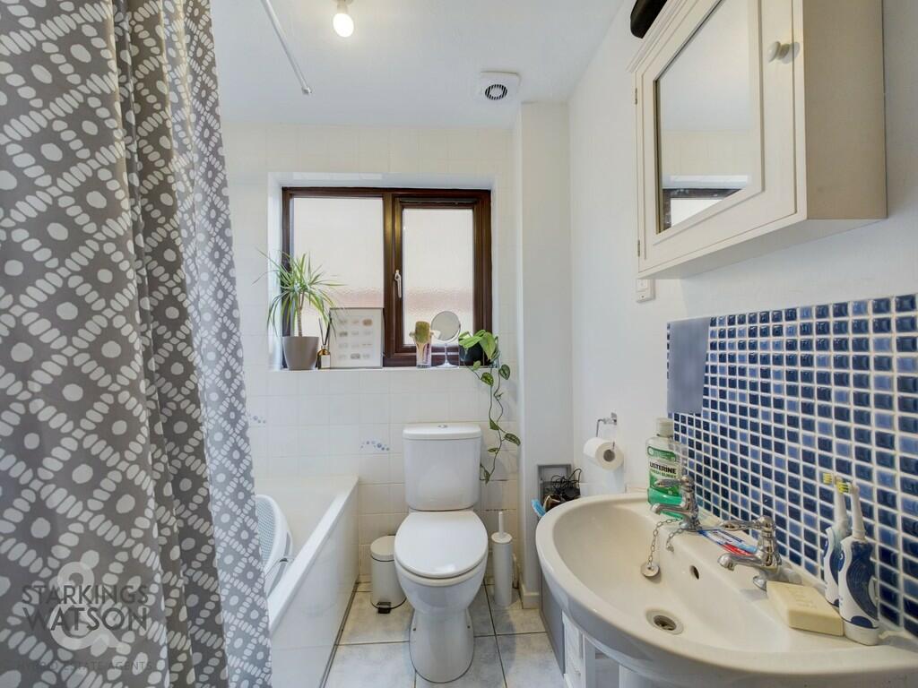 2 bedroom end of terrace house for sale in Chamberlin Court, Blofield