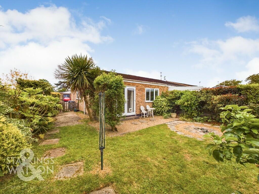 2 bedroom semidetached bungalow for sale in St. Clements Way, Brundall