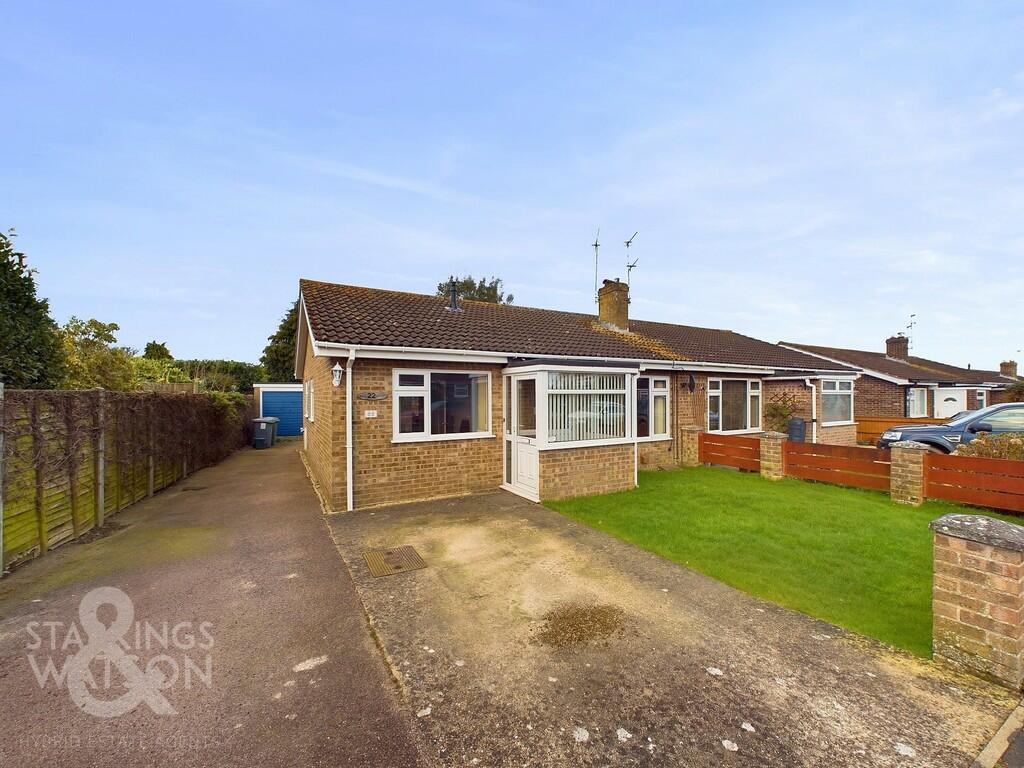 2 bedroom semidetached bungalow for sale in Emmas Way, Little
