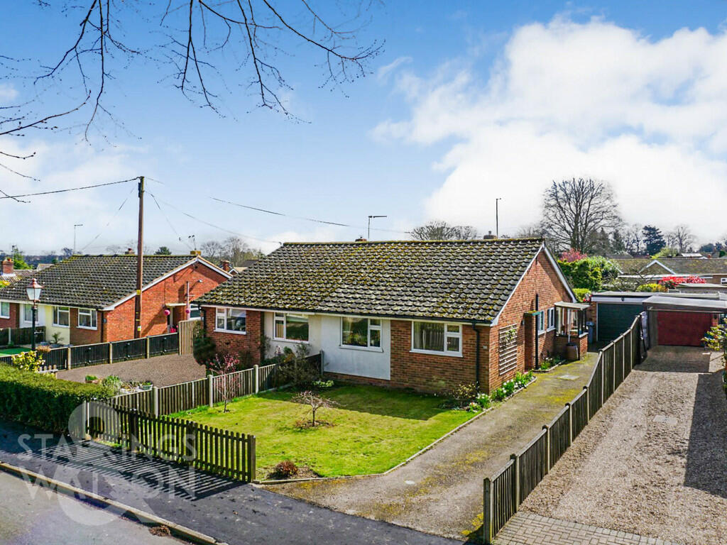 2 bedroom semidetached bungalow for sale in Highfield Avenue, Brundall