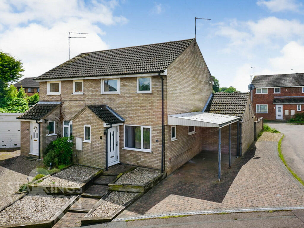 3 bedroom semidetached house for sale in Greenacre Close, Brundall