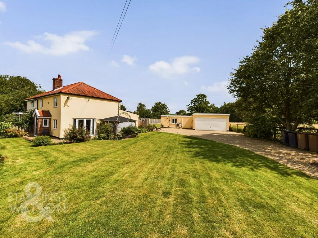 3 bedroom semidetached house for sale in Union Lane, Wortham, Diss, IP22