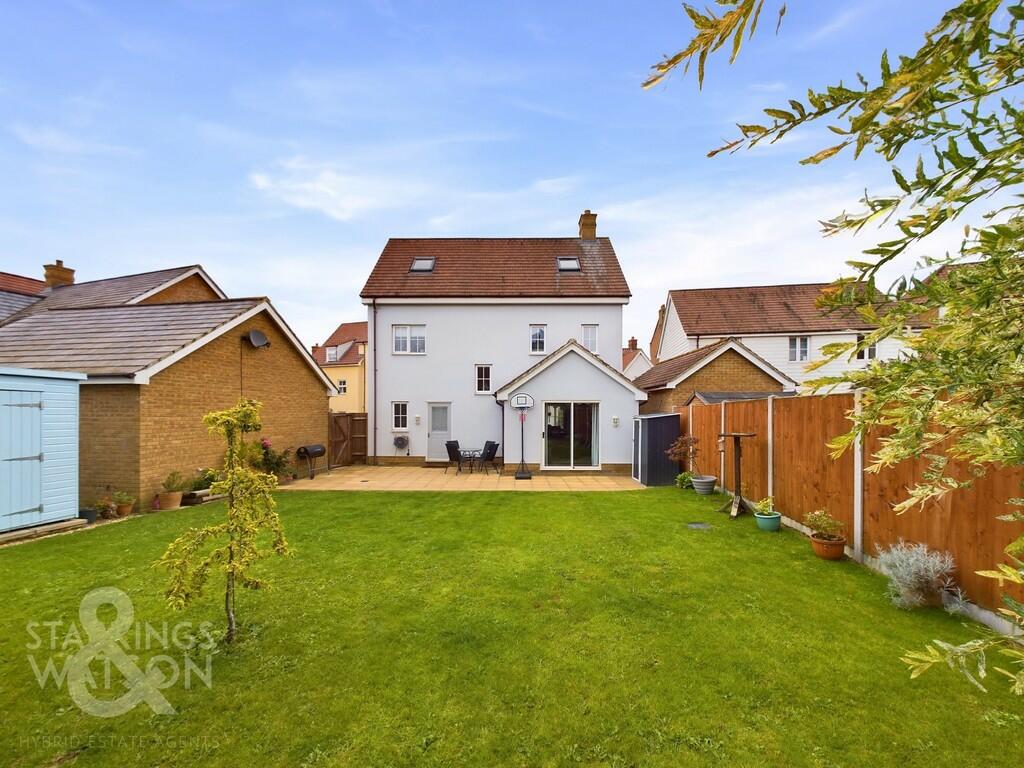 5 bedroom detached house for sale in Daisy Street, Wymondham, NR18