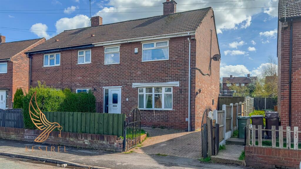 3 bedroom semidetached house for sale in Beech Street, South Elmsall