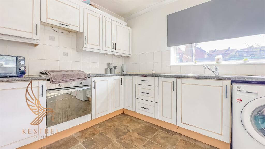 3 bedroom semidetached house for sale in Beech Street, South Elmsall