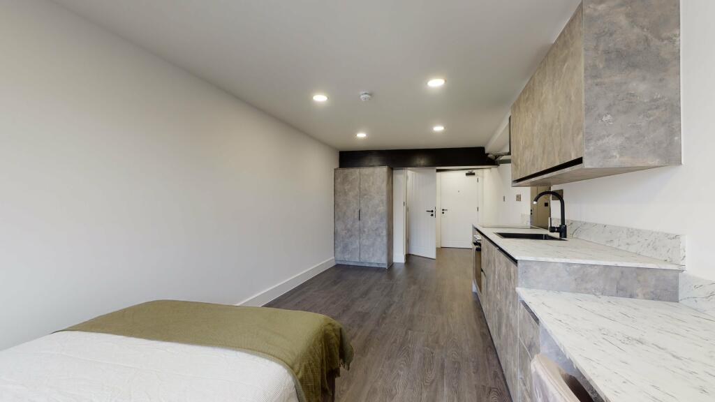 1 bedroom flat for rent in Lister Gate, Nottingham , , NG1