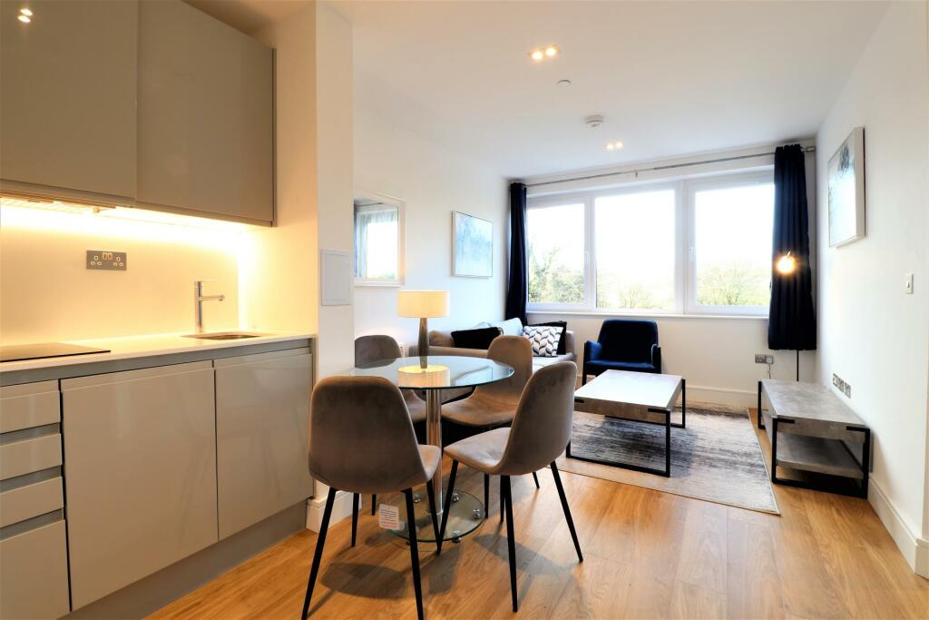 Main image of property: Pinnacle House, Home Park Mill Link, Kings Langley, Hertfordshire, WD4 8FW