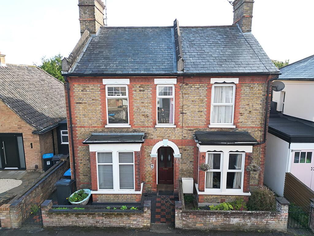 Main image of property: South Hill Road, Hemel Hempstead, Hertfordshire, HP1