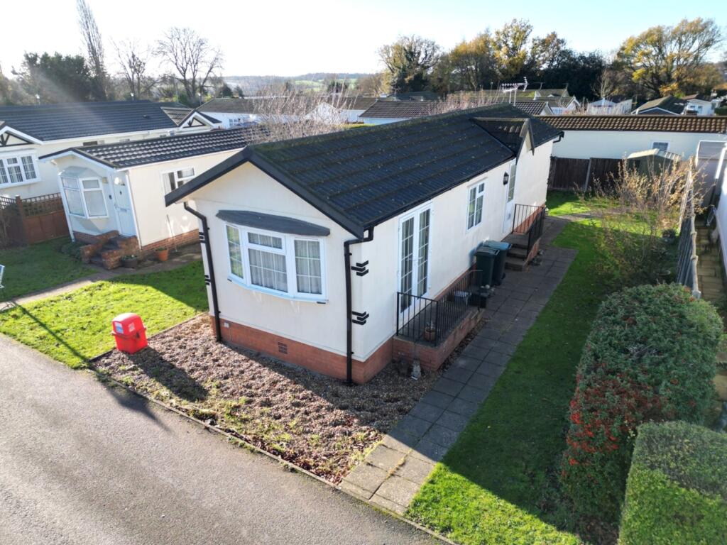 Main image of property: Grosvenor Avenue, Kings Langley, Hertfordshire, WD4