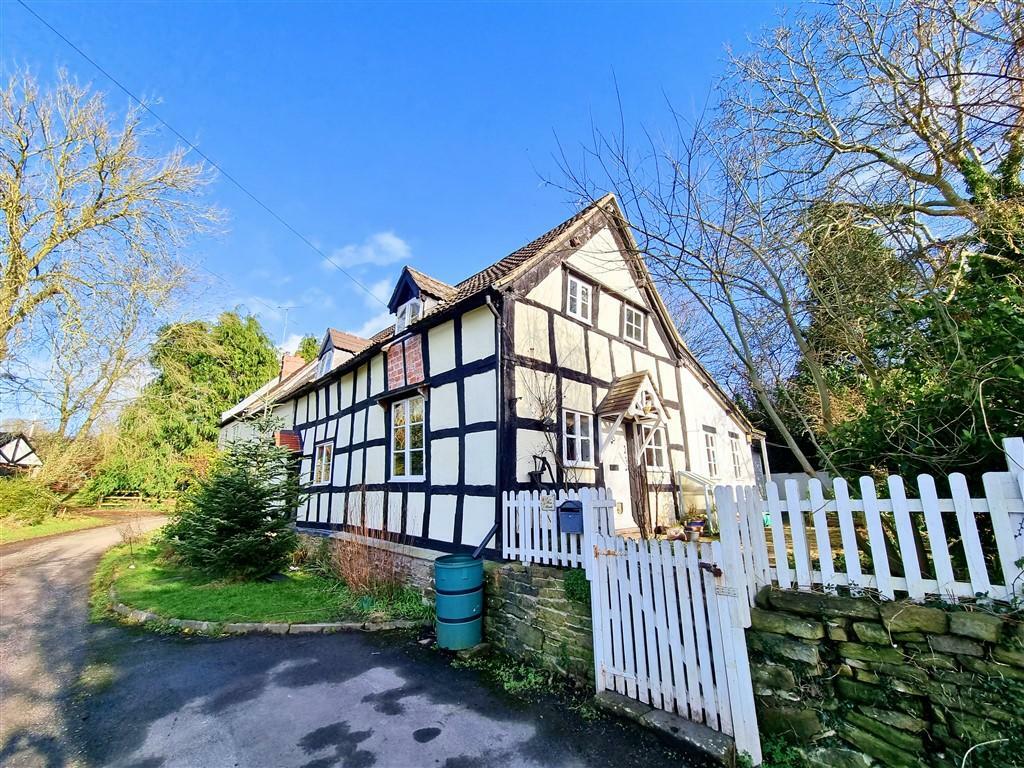 3 bedroom semidetached house for sale in Lucton, Leominster