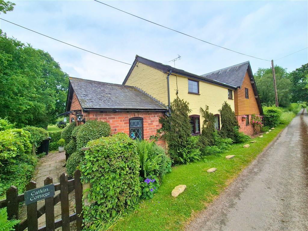 3 bedroom detached house for sale in Crossing, Lyonshall, Kington
