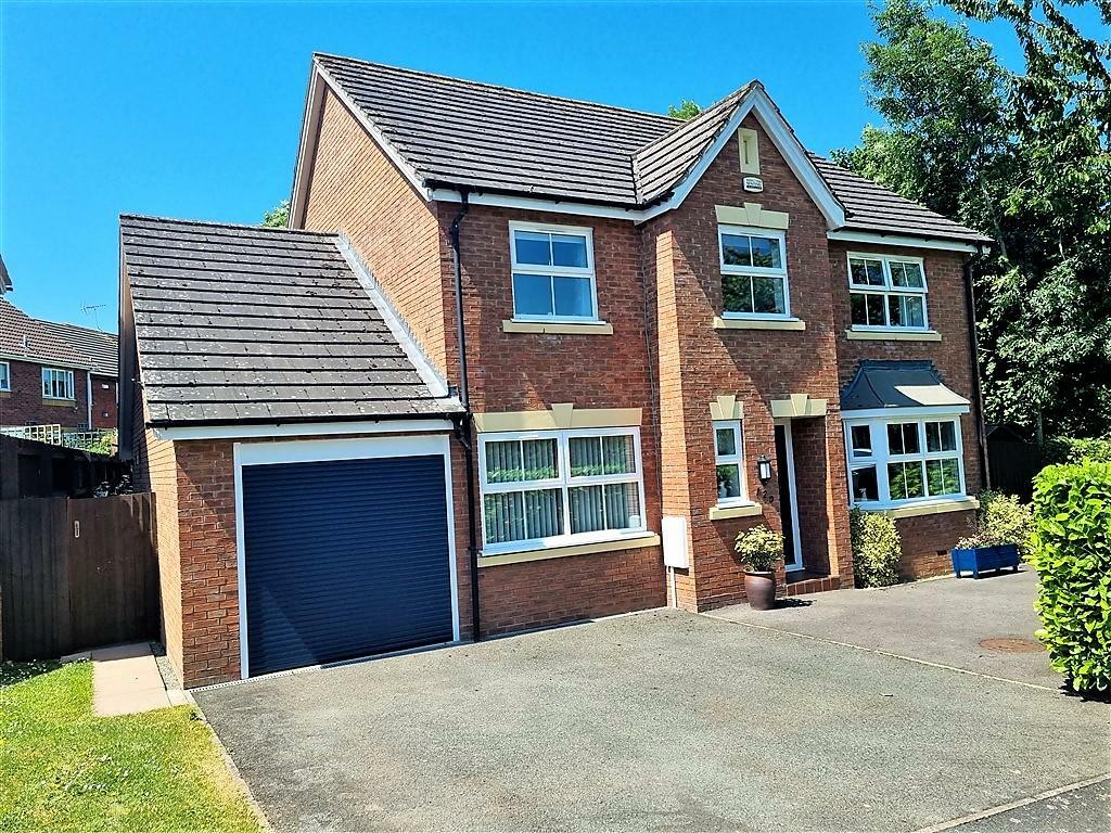 5 bedroom detached house for sale in Godiva Road, Leominster