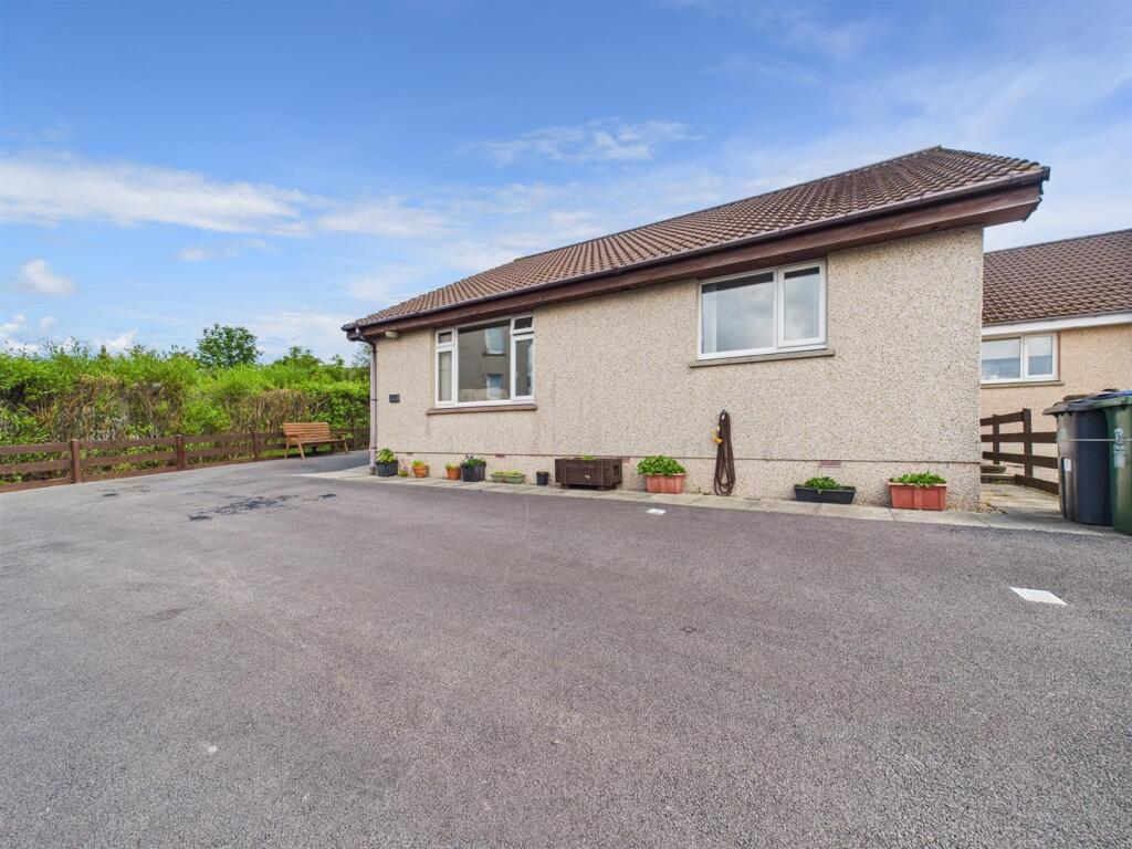 3 bedroom semi-detached bungalow