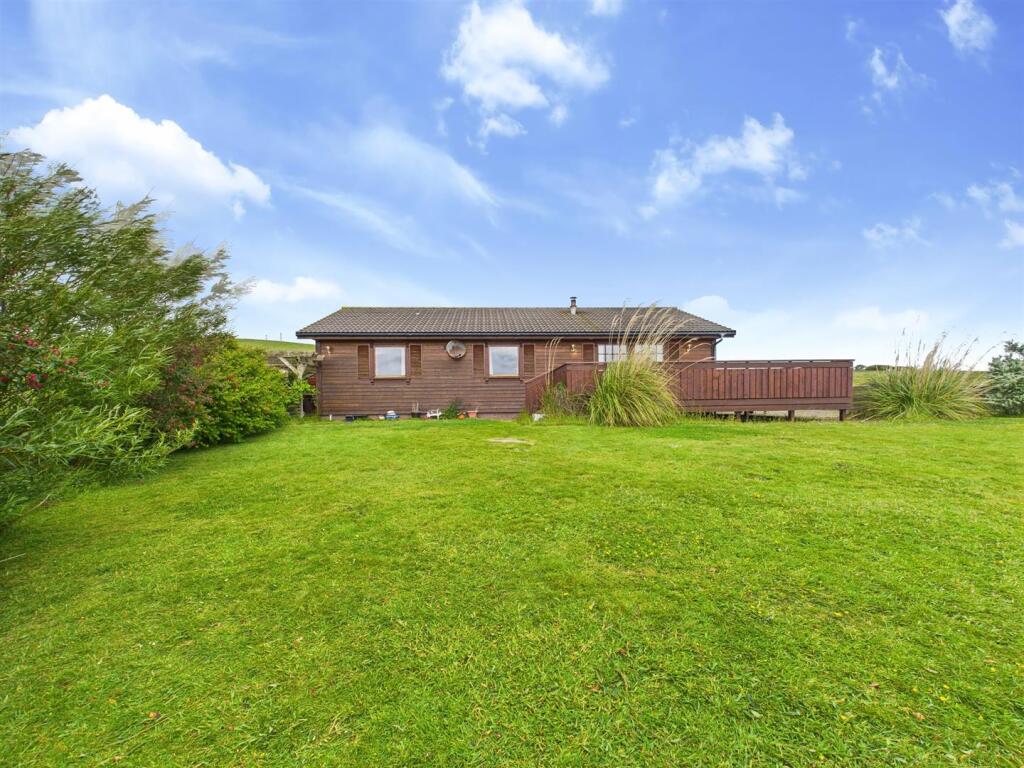 3 bedroom detached bungalow