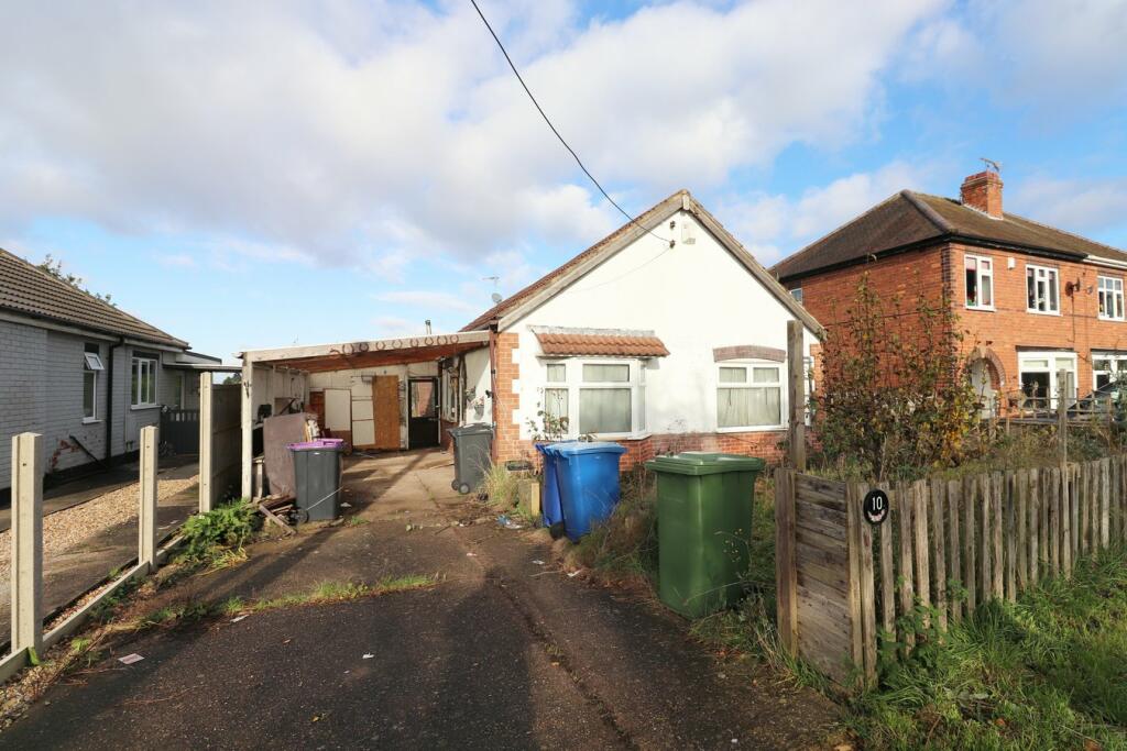 3 bedroom bungalow for sale in Green Lane, Lea, Gainsborough, DN21
