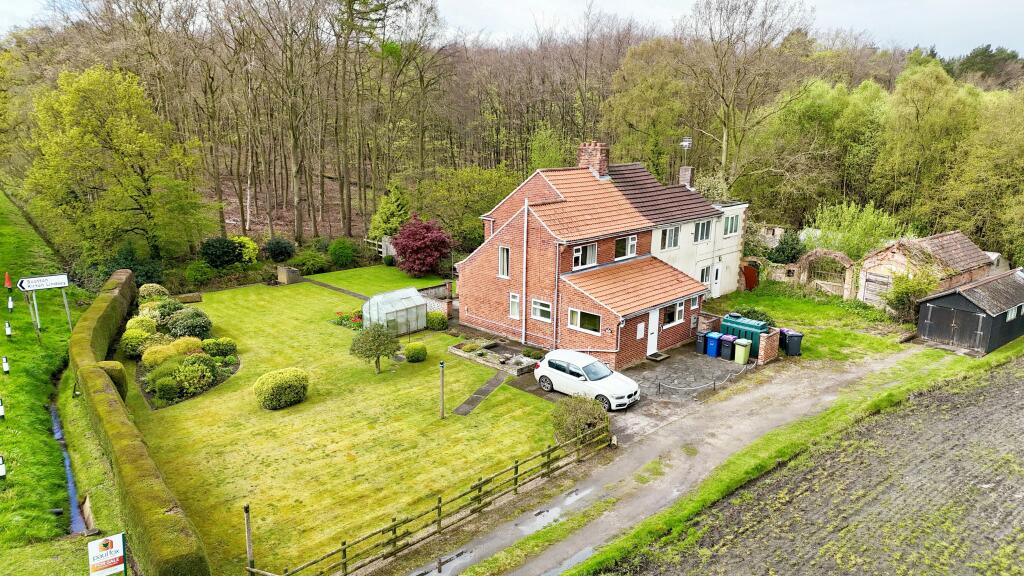 Main image of property: Laughton Wood Corner, Laughton, Gainsborough, DN21