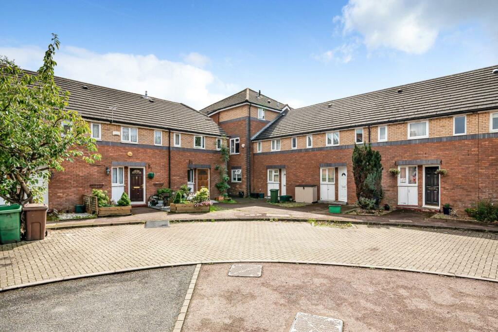 1 bedroom flat for sale in Beeches Close, Penge, SE20