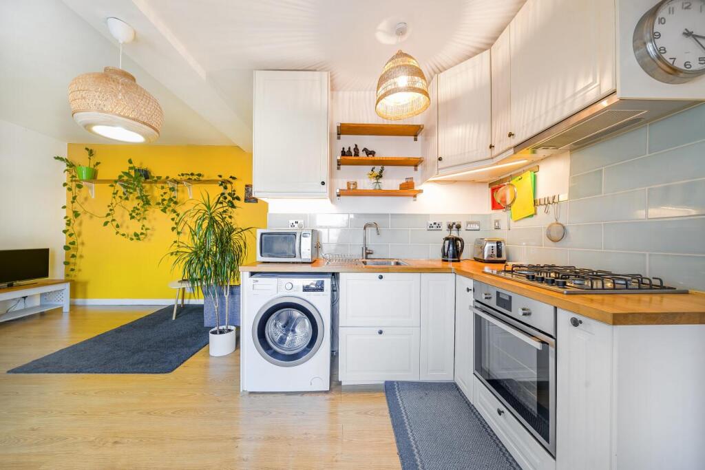 Main image of property: High Street, Penge, London, SE20