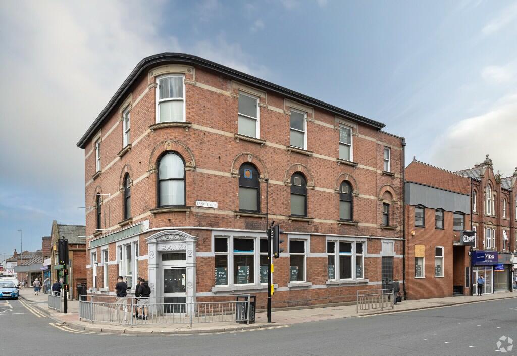 High street retail property to lease in Bank Street, Castleford, West