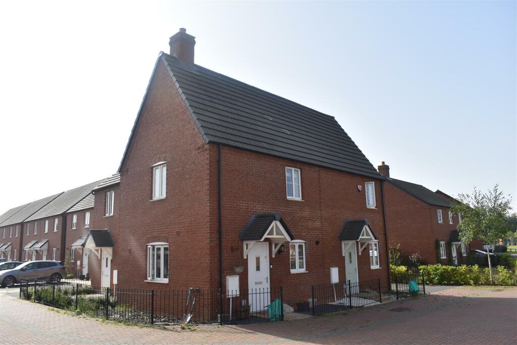 1 bedroom terraced house for sale in Lower Coxs Close, Cranfield