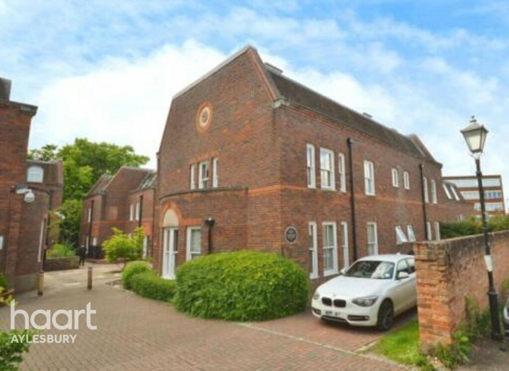 Main image of property: Oxford Road, Aylesbury
