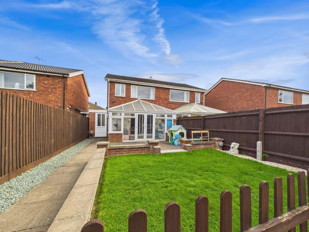 3 bedroom semi-detached house