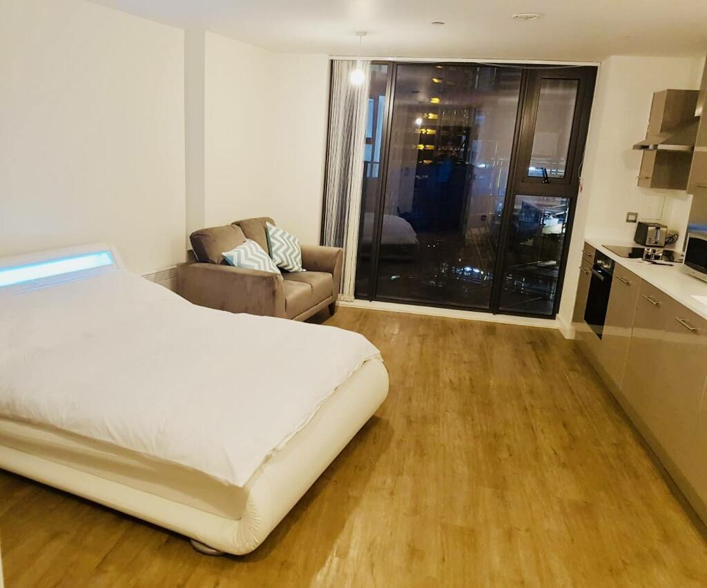 Additional property image - The Bank, Birmingham, West Midlands, B16