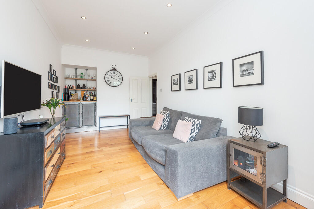 Main image of property: Park Avenue, London, CR4