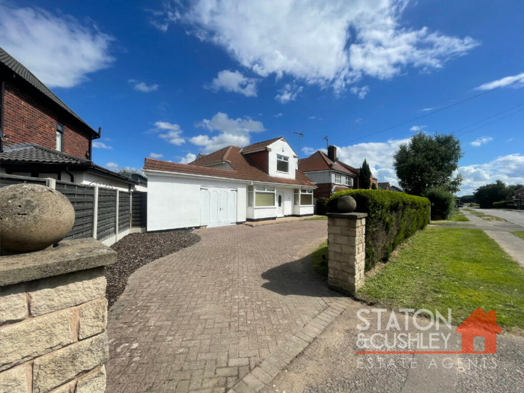 4 bedroom bungalow for sale in Rufford Road, Edwinstowe, NG21