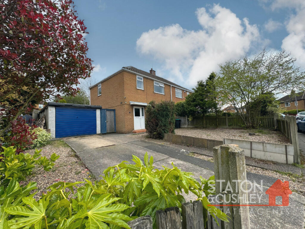 3 bedroom semidetached house for sale in Mount Crescent, Warsop, NG20