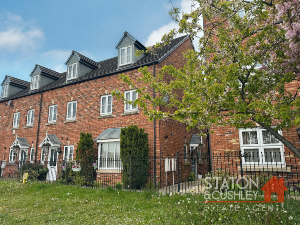 4 bedroom town house for sale in Mansfield Road, Clipstone Village, NG21
