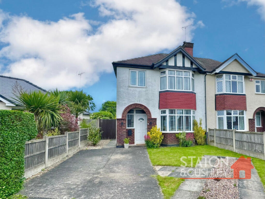 3 bedroom semidetached house for sale in Columbia Avenue, Suttonin