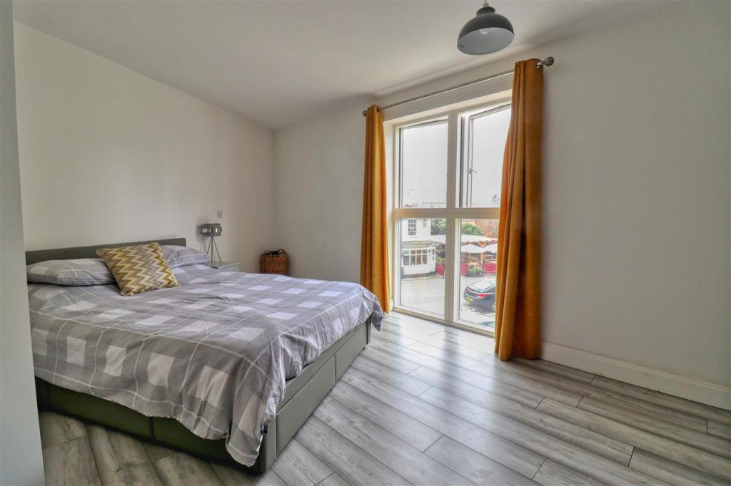 2 bedroom apartment for sale in The Shipyard, Waterside Marina