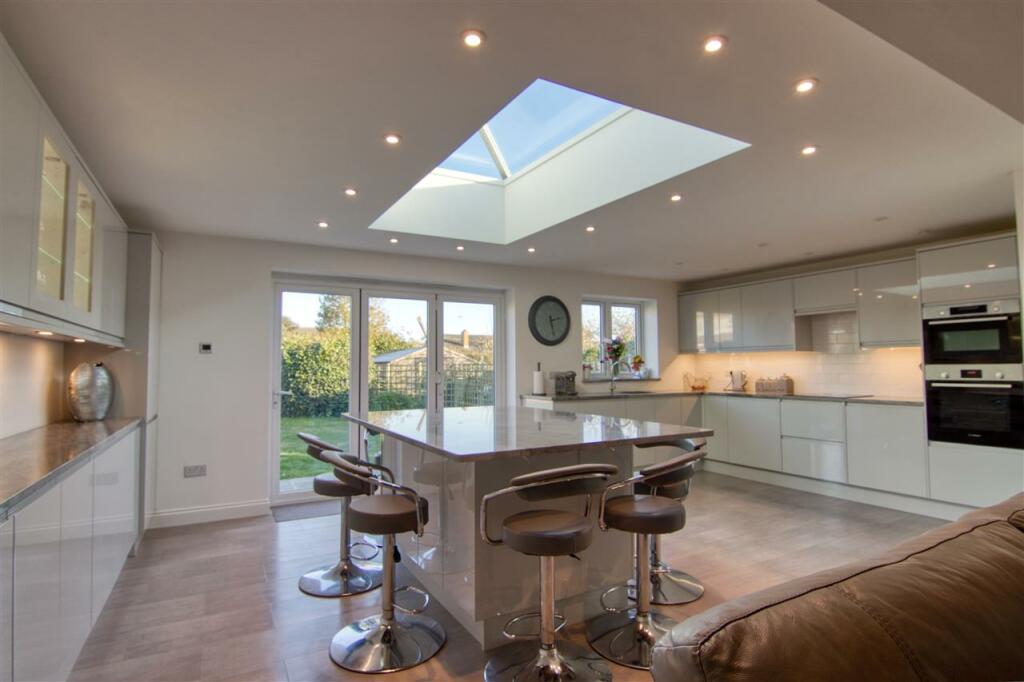 3 bedroom bungalow for sale in St Clairs Road, St Osyth, CO16