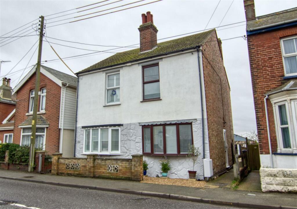 3 bedroom semidetached house for sale in Colne Road, Brightlingsea, CO7