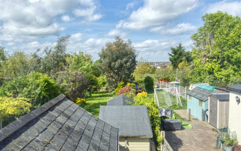 3 bedroom detached house for sale in Ladysmith Avenue, Brightlingsea, CO7